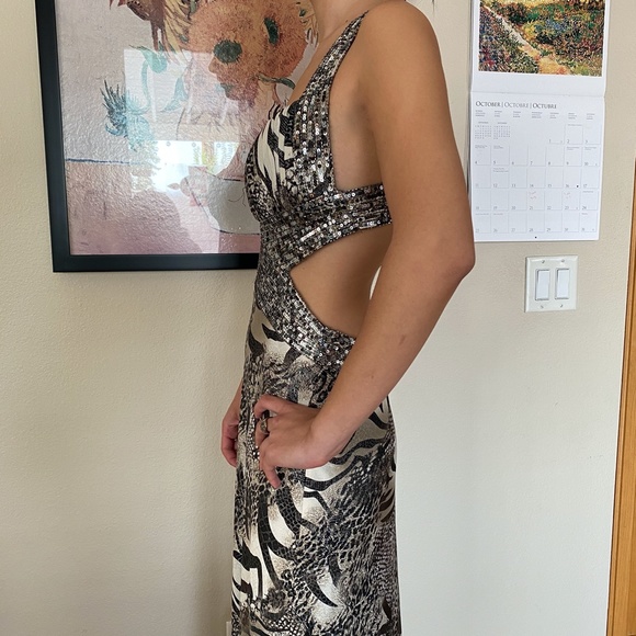 Dave & Johnny formal sequin gown GORGEOUS. EUC. - Picture 3 of 6